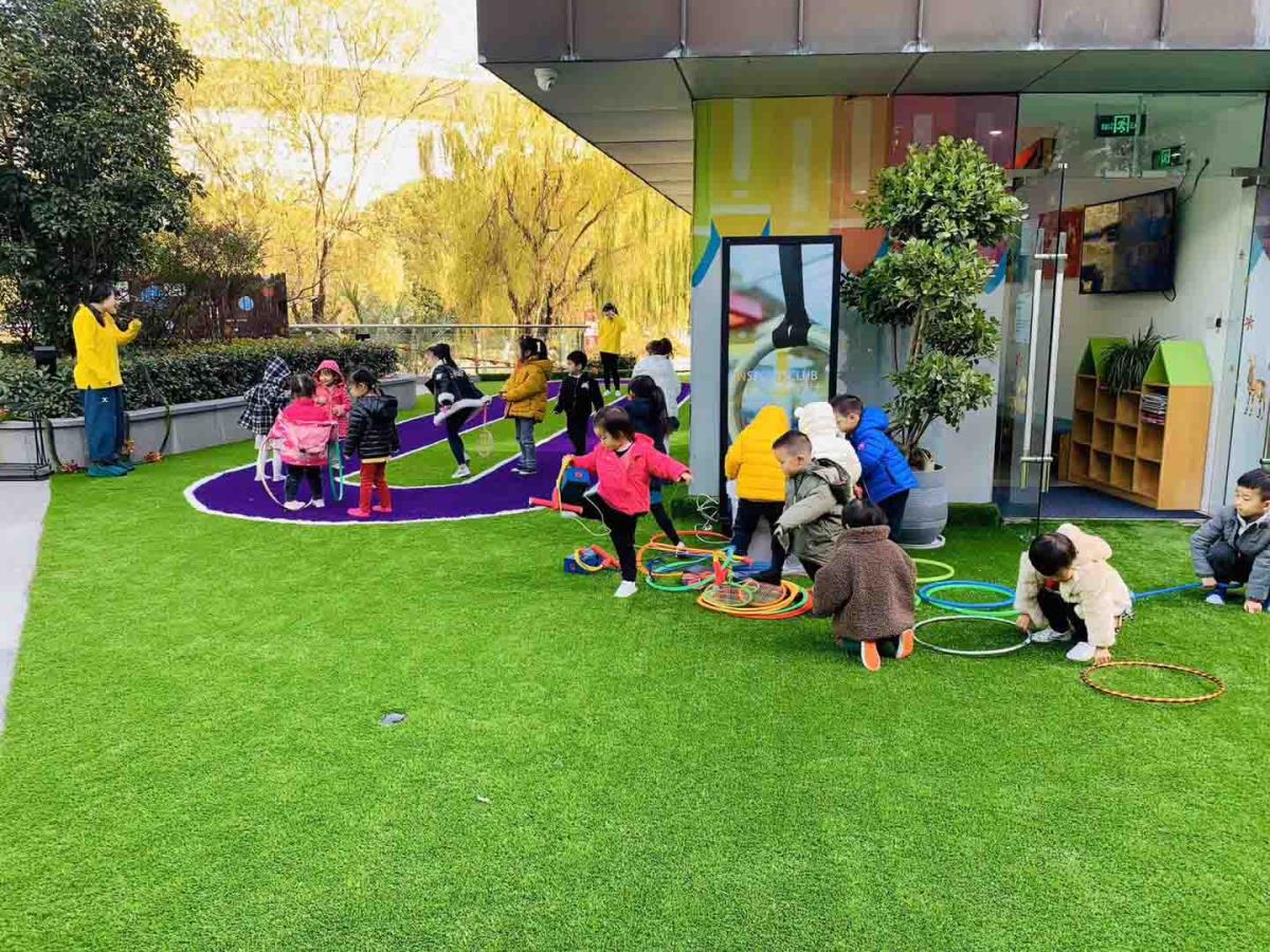 幼儿园体适能草坪存在的重要性！