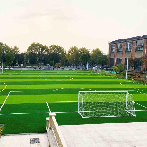 足球场人造草坪的施工流程